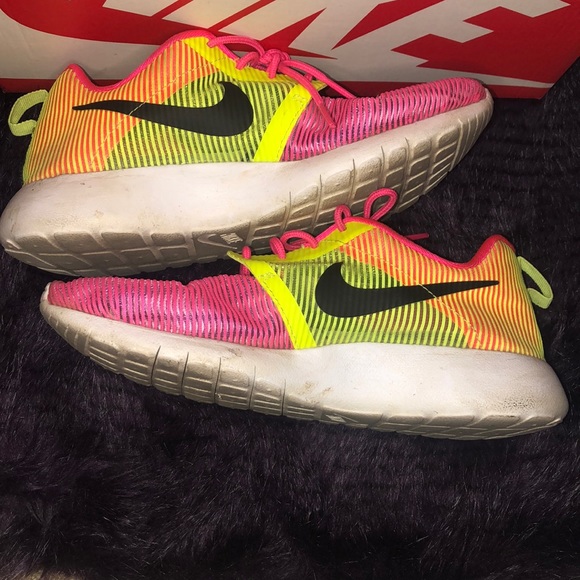 ✨Nike Roshe One - Picture 7 of 9